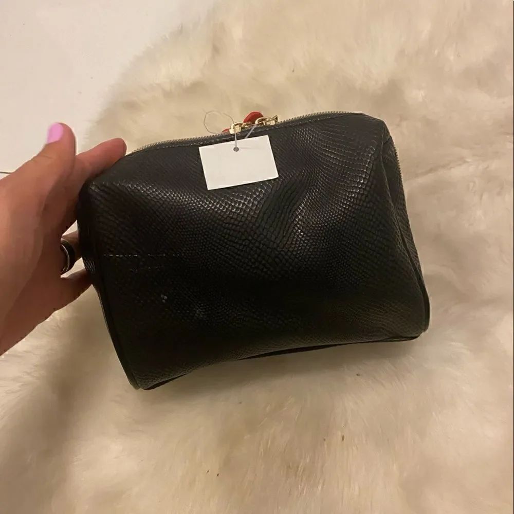Heart Cosmetic Case BNWT #12 